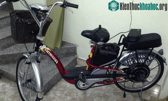 Cách sạc điện khi rút bình pin ra khỏi vị trí trên xe giúp người sử dụng linh hoạt hơn trong việc sắp xếp vị trí sắp đặt bộ sạc điện.