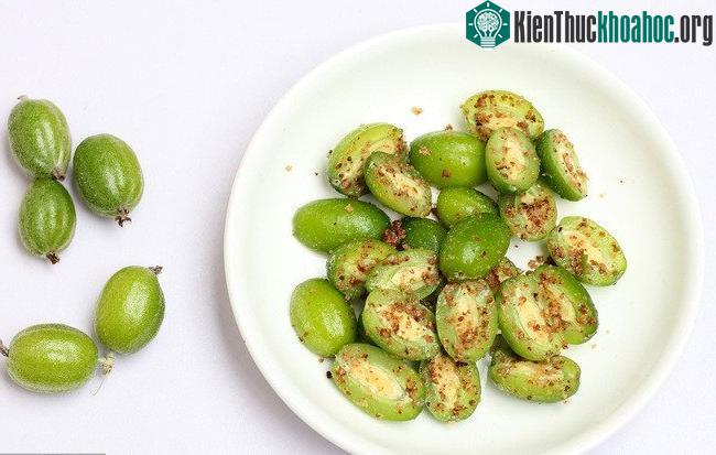 Nhót giàu vitamin và khoáng chất, đặc biệt từ vitamin A, C và E.