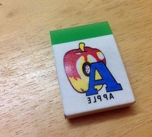 Cục tẩy huyền thoại mà hầu như ai cũng nghĩ phần màu xanh để tẩy bút bi.