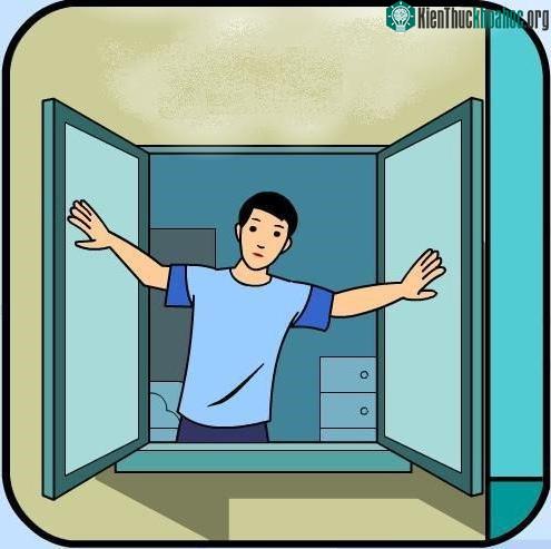 Chú ý: không được mở cửa ở hướng có cháy
