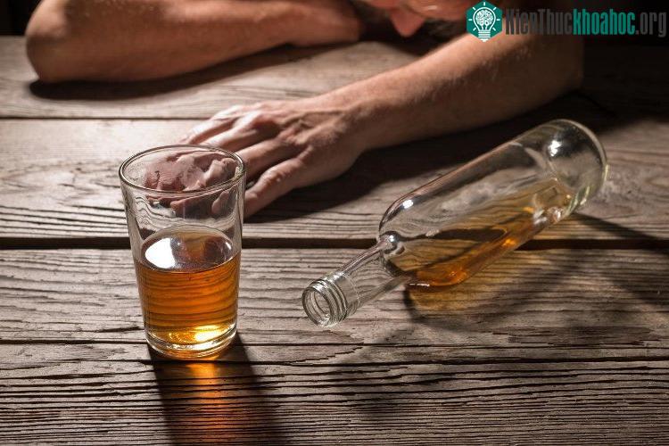 Nghiện rượu được coi là vấn đề y tế đáng lo ngại ở nhiều quốc gia - (ảnh minh họa từ Internet).
