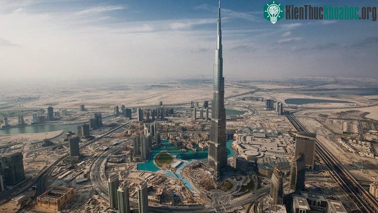 Dubai từ một làng chài nhỏ bé ven biển đã được đầu tư trở thành một thành phố hiện đại.
