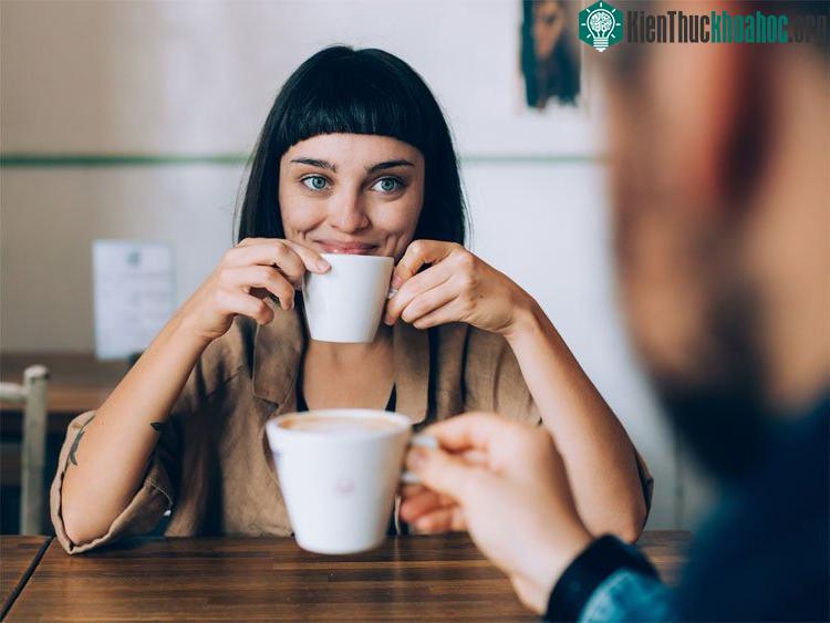 Phụ nữ có bộ não hoạt động tốt hơn đàn ông. (Ảnh: De Repente).
