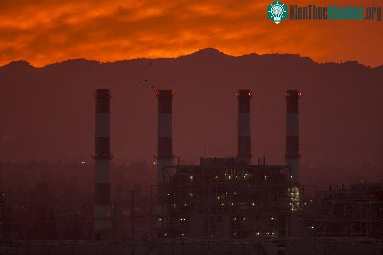 Nồng độ carbon dioxide tăng vọt lên mức kỷ lục trong vòng 800.000 năm qua - (Ảnh: GETTY).