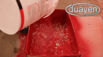 Ai cũng nghĩ rằng nước sẽ vô hiệu hóa loại sơn này và hòa tan nó dễ dàng, nhưng không.