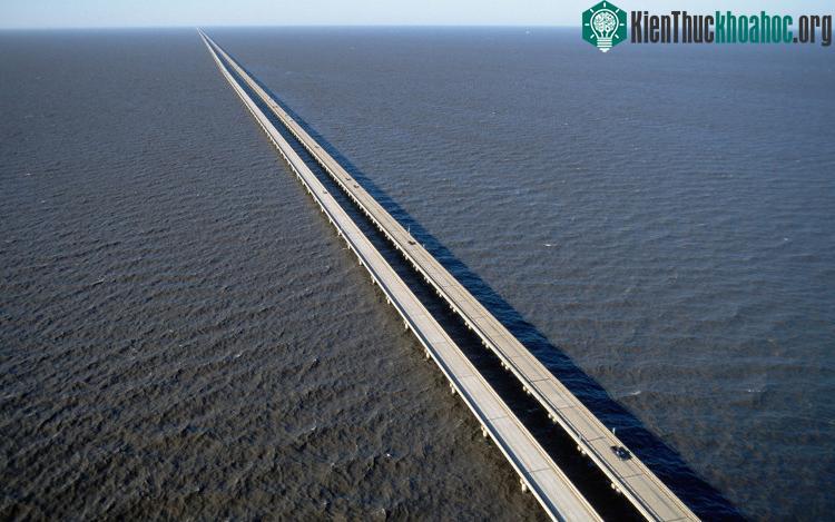 Cầu cao tốc hồ Pontchartrain