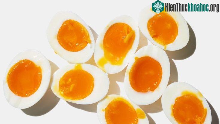 Trứng nhỏ sẽ ít tốn thời gian để luộc hơn.