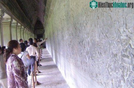 Phù hiệu trên tường Angkor Wat.