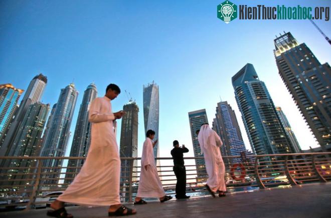 Sử dụng Hyperloop giữa Dubai và Abu Dhabi