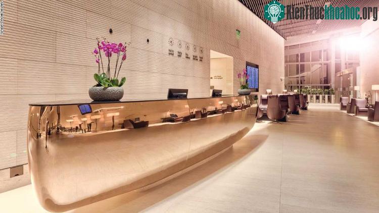 Du khách Qatar hạng nhất có thể vào sảnh Al Safwa của sân bay.