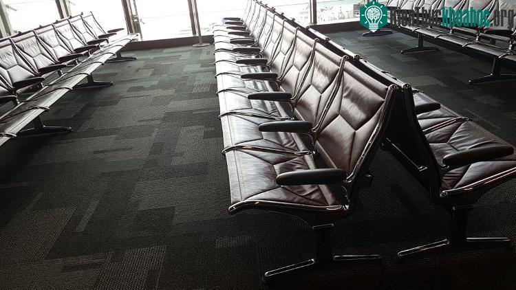 Trong sảnh chờ thường cũng được trang bị với những chiếc ghế sang trọng.