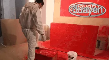 Nó tạo thành một khối rất chắc chắn ngay trên mặt nước.