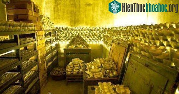 Vàng bạc được chất kín trong phủ Hòa Thân. (Ảnh minh họa).