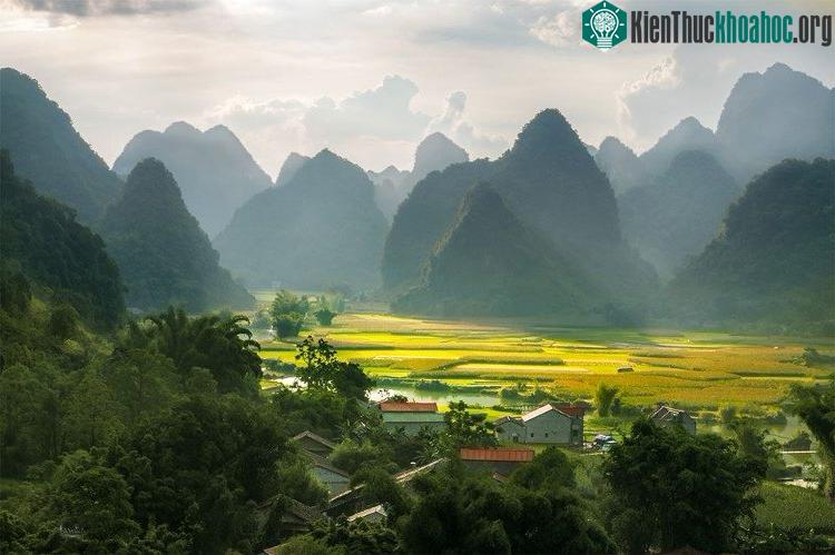 Trùng Khánh cũng là vùng đất cổ xưa với những địa danh đã đi vào thơ ca