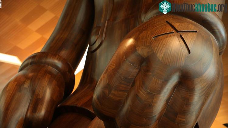 Tác phẩm của KAWS thường có kích cỡ cực lớn
