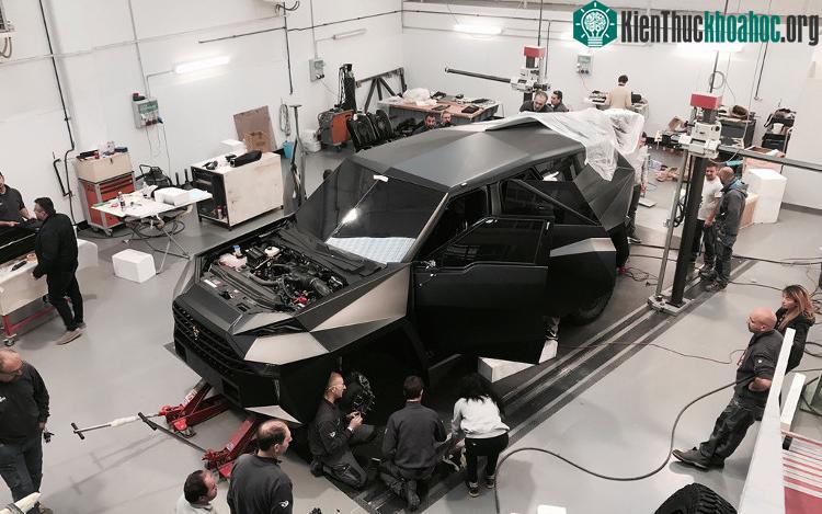 Karlmann King có thể đạt tốc độ tối đa 140km/h dù mang kích thước khổng lồ.