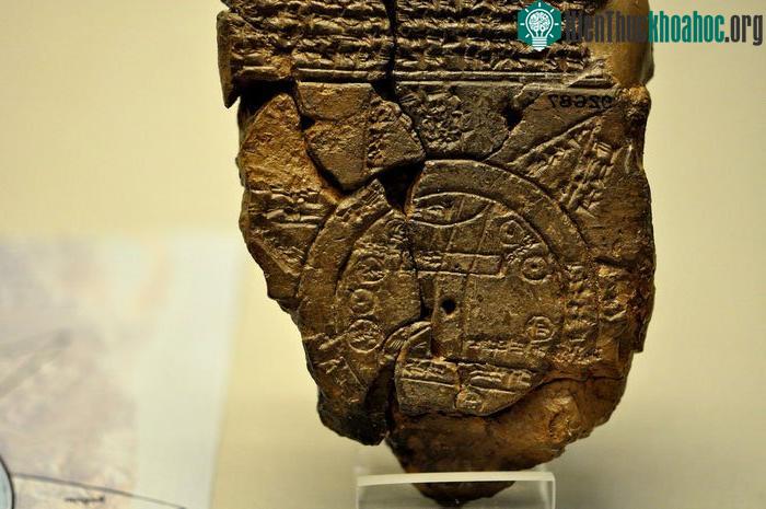 Một phần trong tấm bản đồ thế giới của người Babylon cổ đại - (Ảnh: Wikimedia).