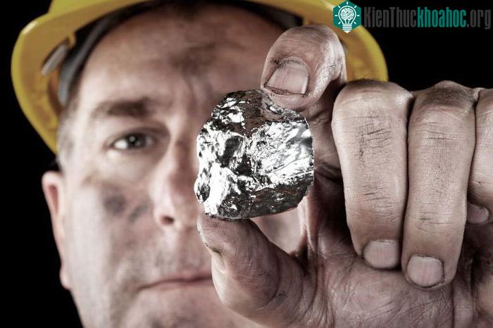 Một công nhân khai thác bạc - (Ảnh: Thinkstock).