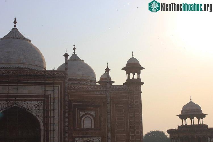 Hoàng hôn ở Taj Mahal là khoảnh khắc được nhiều du khách