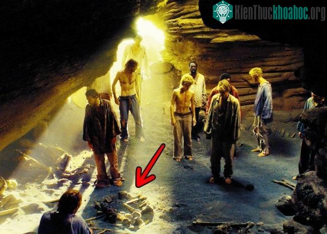 Khi đốt lửa trong hang, nhiệt độ sẽ làm cho đá giãn nở và dễ gây hiện tượng sập hang.