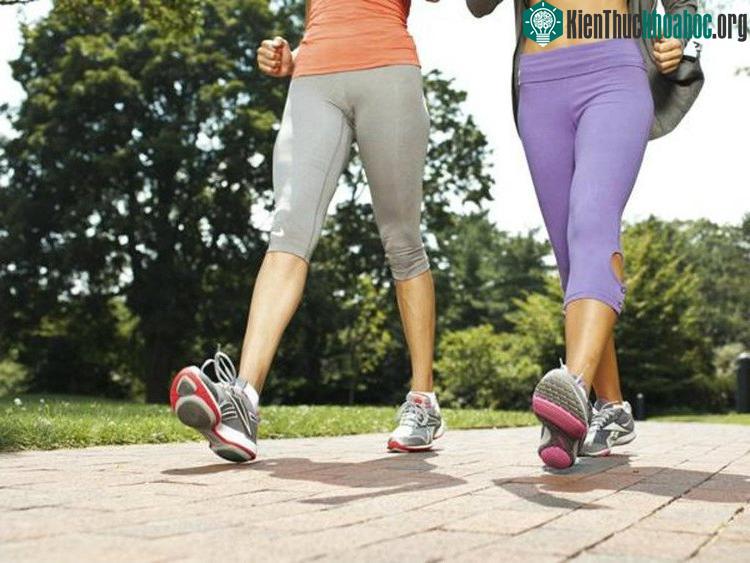 Đi bộ là phương pháp ngừa ung thư tốt nhất.