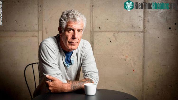 Đầu bếp Anthony Bourdain từng đến Việt Nam thưởng thức bún chả cùng cựu Tổng thống Mỹ Obama. Ông tự tử ngày 8/6.