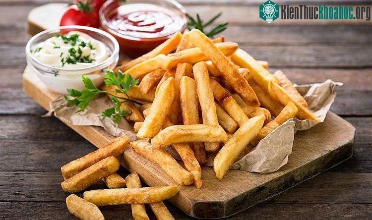Sự kết hợp diệu kỳ của tinh bột và chất béo trong món ăn tạo ra một sức hút mãnh liệt đến não bộ.
