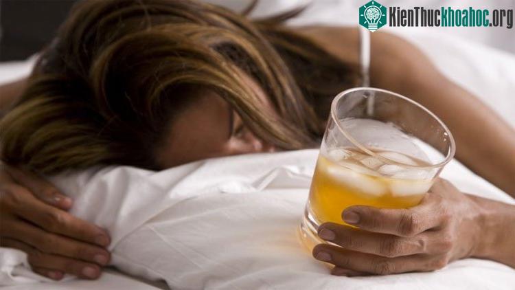 Rượu chúng ta vẫn uống thường ngày không phải là cồn nguyên chất.