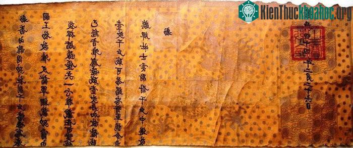 Sắc phong cổ quý hiếm.