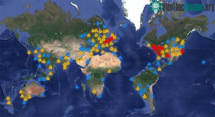 Trong năm 2008, ước tính có 9,5 nghìn tỷ gigabyte được chuyển vào và ra khỏi các máy chủ khắp thế giới.