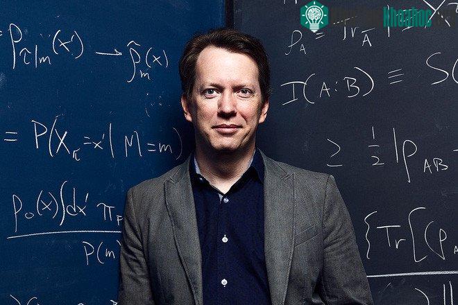 Nhà vật lý học, vũ trụ học 51 tuổi Sean Carroll.