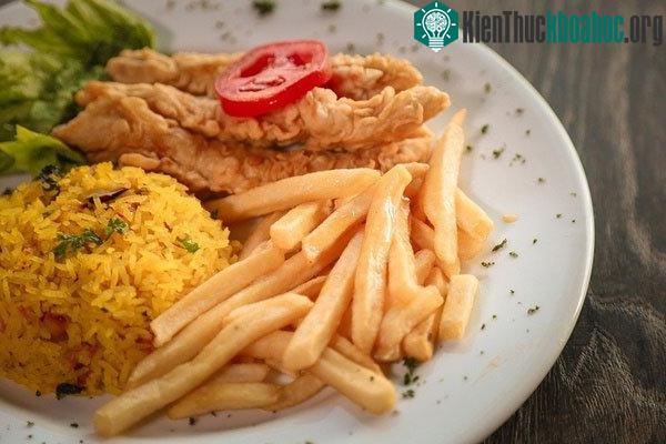 Có đến hơn 2000 loại hóa chất khác nhau có thể được kết hợp để tạo ra hơn 500 mùi vị đa dạng và thơm ngon giống thật.