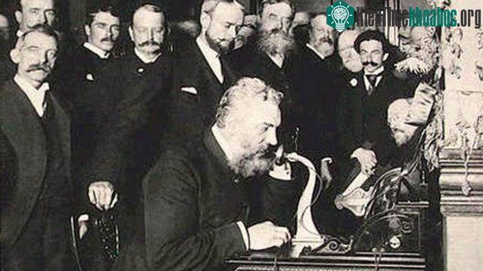 Phát minh điện thoại của Bell hóa ra lại bị xem là đồ chơi trẻ con.
