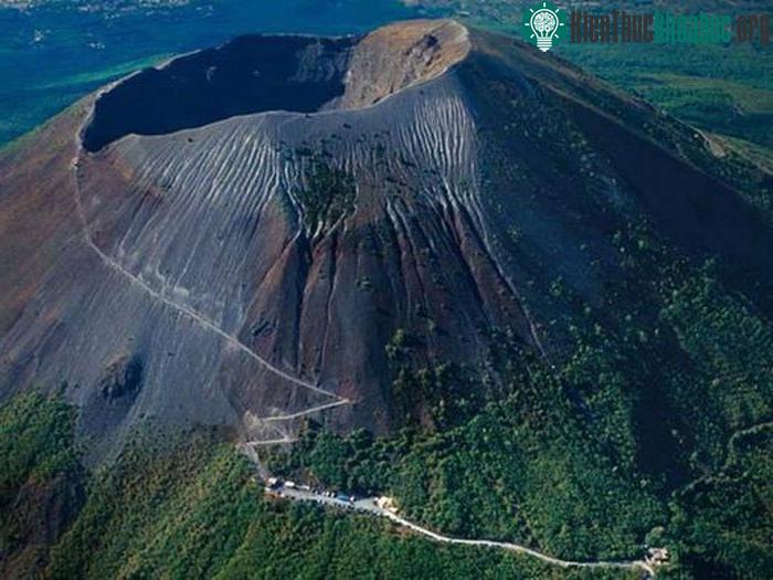 Núi lửa Vesuvius, Ý - (Ảnh: Getty Images).