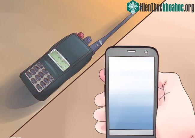 Luôn mang theo bên mình một chiếc điện thoại có pin sạc dự phòng