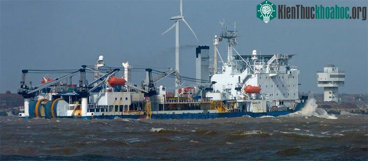 Việc đặt cáp xuống đáy biển đòi hỏi khoảng thời gian vài tháng, tiêu tốn hàng triệu USD