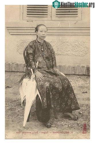Xem mốt làm đẹp lạ lùng nhất Việt Nam những năm 1920 ảnh 5