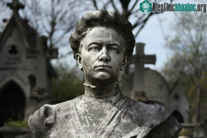 Sau khi mất, Marie Curie được vinh danh ở rất nhiều nơi trên thế giới - (Ảnh: GETTY IMAGES).