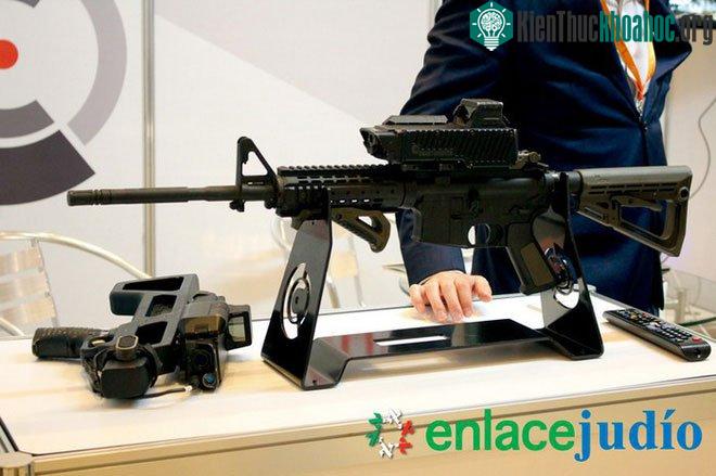 Smart Shooter SMASH tại triển lãm ở Mexico.