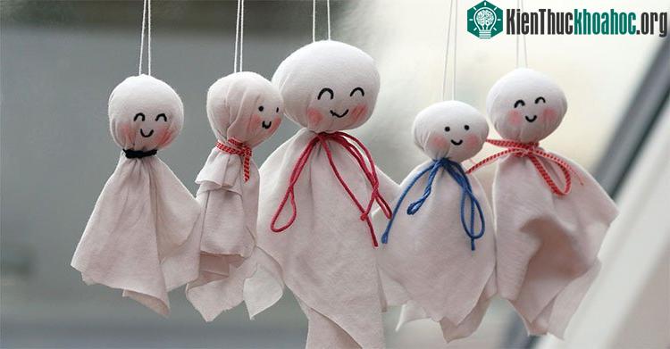 Búp bê cầu nắng teru teru bozu.