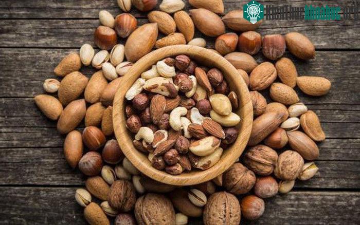 Ăn vặt bằng các loại hạt khiến sức mạnh tinh binh của các quý ông tăng lên đáng kể chỉ sau 14 tuần - (ảnh: ALAMY).