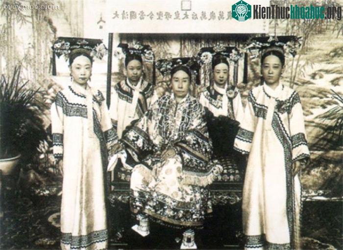 Từ Hi Thái Hậu.