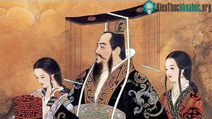 Tần Nhị Thế Hồ Hợi đã đứa ra mệnh lệnh về việc xử lý hậu cung của cha mình: “Những người trong hậu cung của tiên đế mà không có con thì không nên thả ra ngoài”.