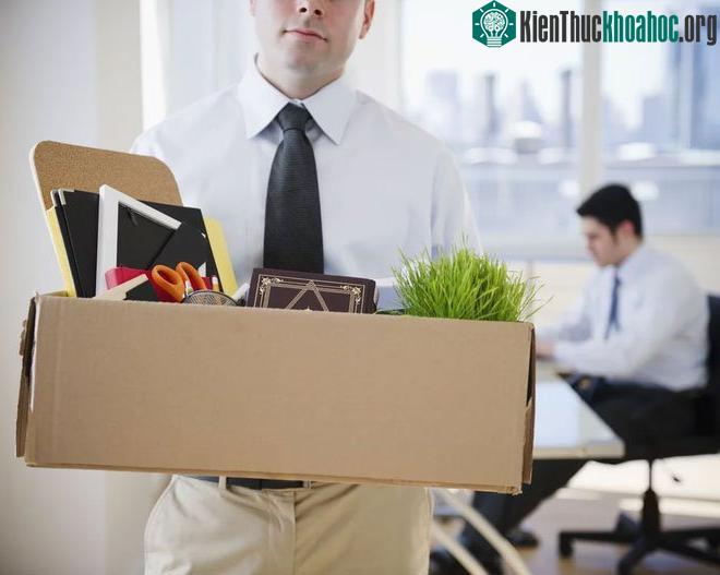Máy móc tự động đã trở thành quản lý hành chính nhân sự mới. Một trong những việc đầu tiên nó làm là đuổi việc anh Diallo.