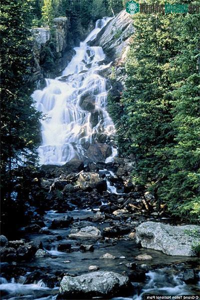 Thác nước Hidden Falls trong Grand Teton.