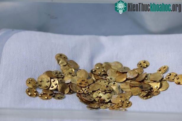 Phát hiện kho báu vô giá 2.800 tuổi trên núi ở Kazakhstan ảnh 1