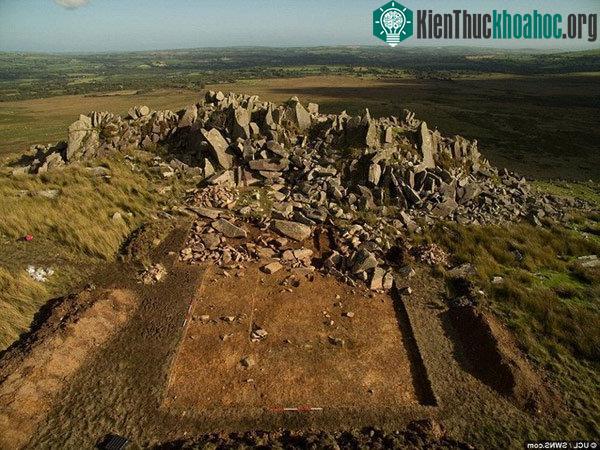 Bãi đá cổ Stonehenge được xây dựng trong hàng ngàn năm với nhiều giai thoại khác nhau