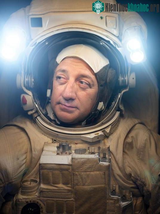 Phi hành gia Mike Massimino.