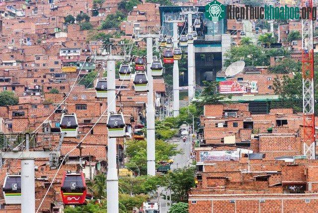 Cáp treo là lựa chọn phương tiện công cộng duy nhất cho người dân khu vực này.