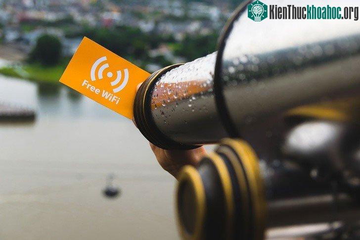 Hệ thống mạng không dây (wifi) được lắp đặt sẵn ở khắp nơi.